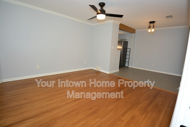 Foto del edificio - 1222 Crestwood Dr SE