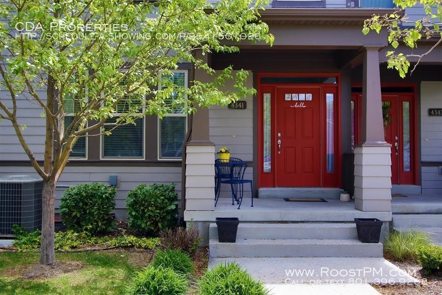 Foto principal - Daybreak Townhouse with finished basement!