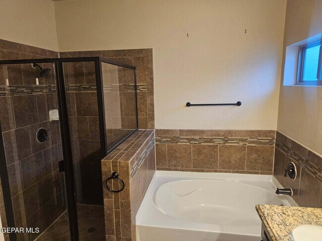 Building Photo - 14837 Hunters Grove Ave