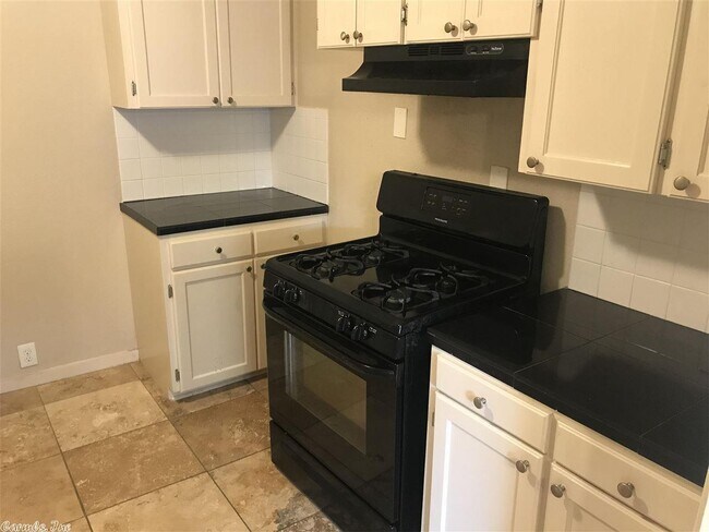 Foto del edificio - 73 Purdue Cir