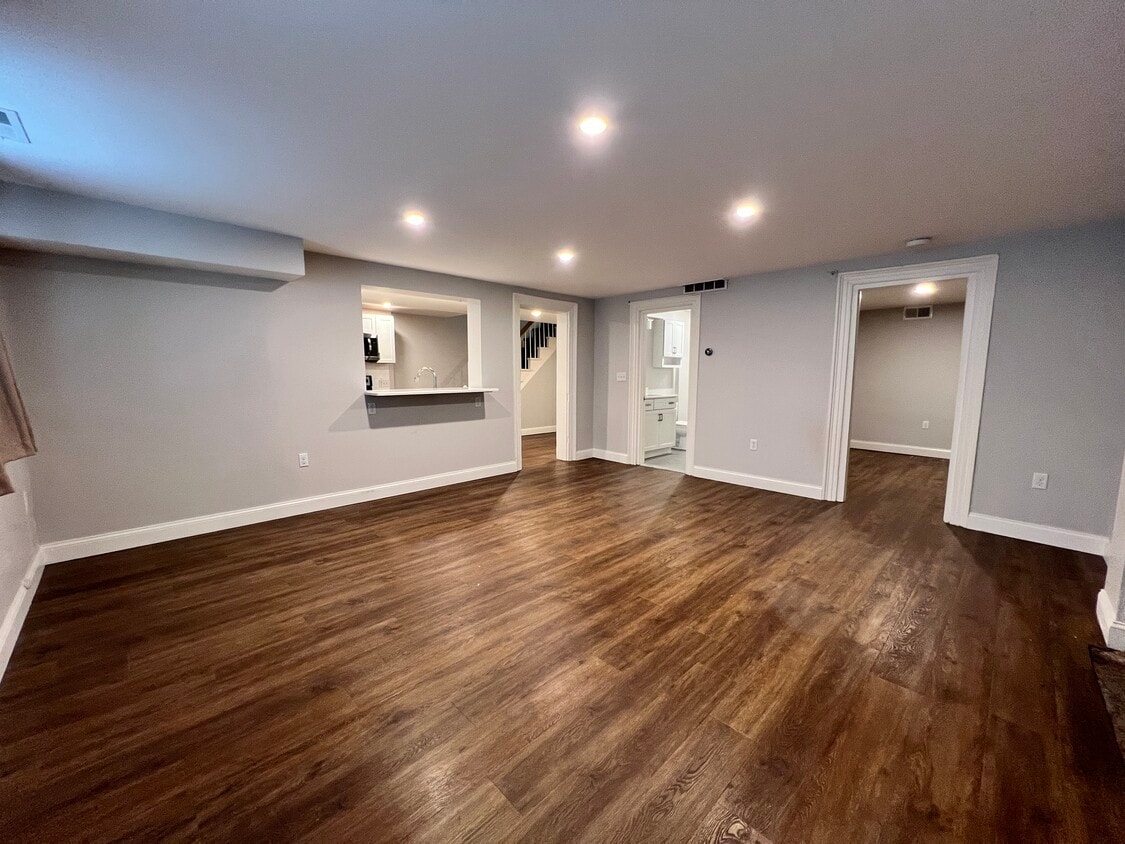Primary Photo - 25 2nd St