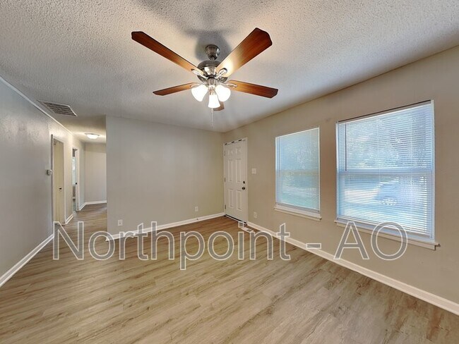Building Photo - 15333 Fuller Ave