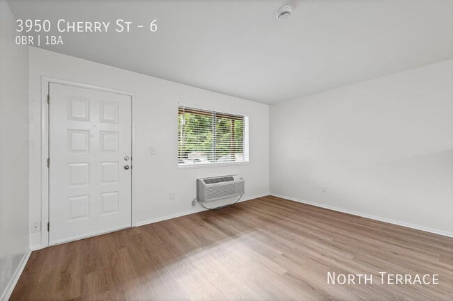 Building Photo - 3950 N Cherry St