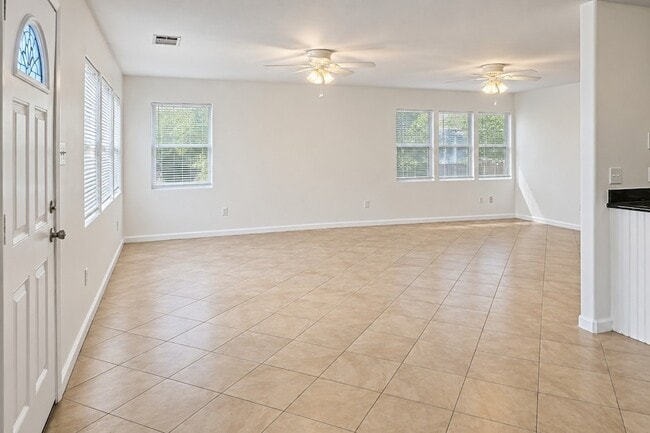 Building Photo - 1805 Bayou Homes Dr