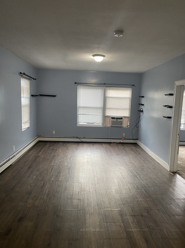 Building Photo - 108 N Munn Ave