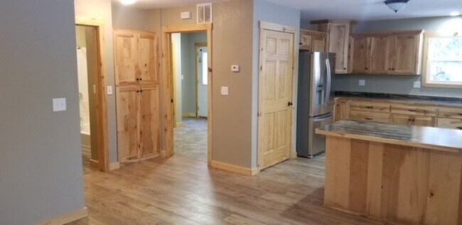 Foto del edificio - 3 Bedrooms, 2 Bathrooms Single Family Home in Merrifield, MN w/2 car garage