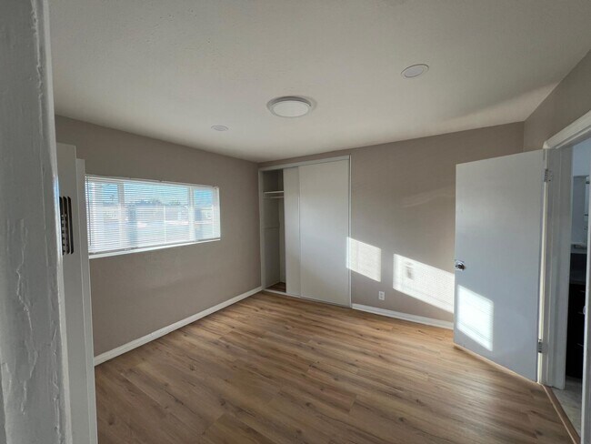 Dormitorio - 3827 Grand Ave