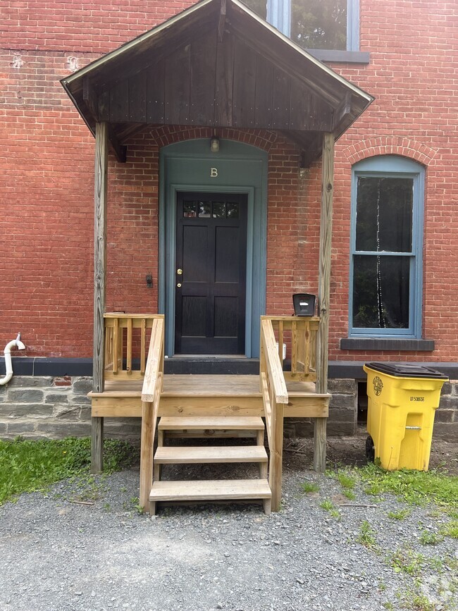 Building Photo - 118 E Chemung Pl