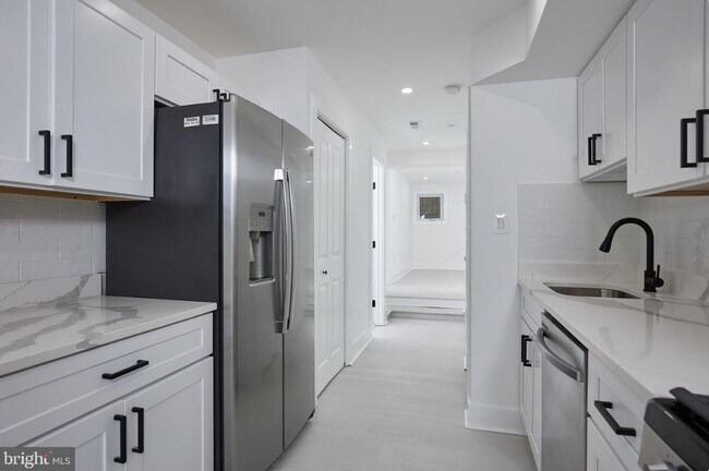 Foto del edificio - 33 Florida Ave NE