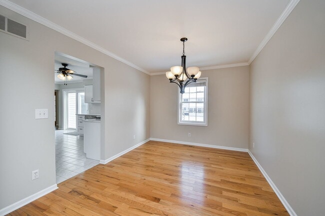 Building Photo - 389 Colonial Cir