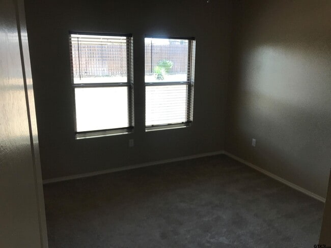 Foto del edificio - 17398 Stacy St