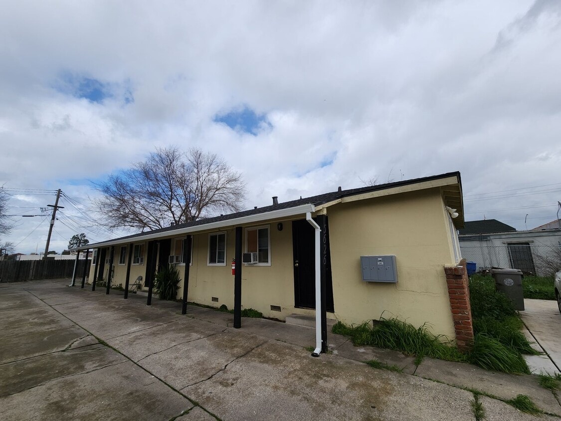 Photo - 5626 53rd St #4 - Sacramento 95824