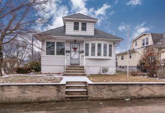 Foto del edificio - 306 Hawthorne Ave