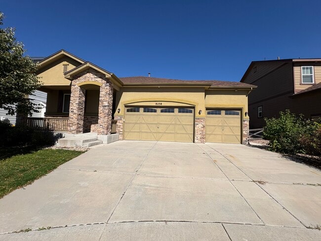 Building Photo - 8238 Hollygrape Ln