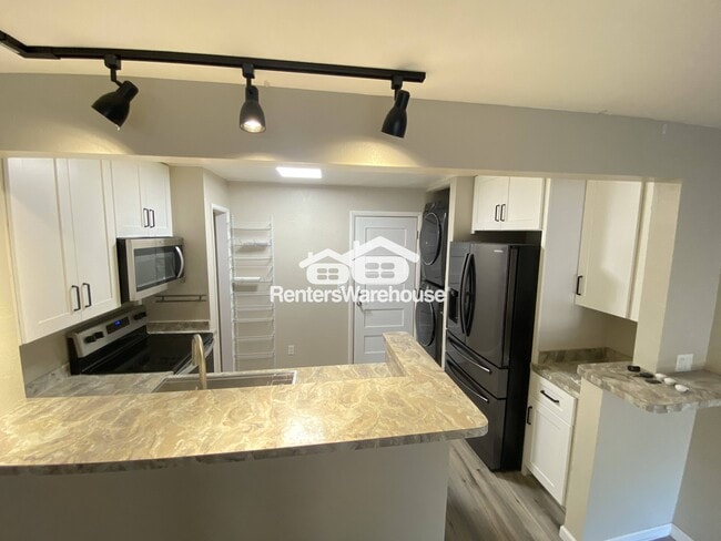 Building Photo - 4901 S Calle Los Cerros Dr