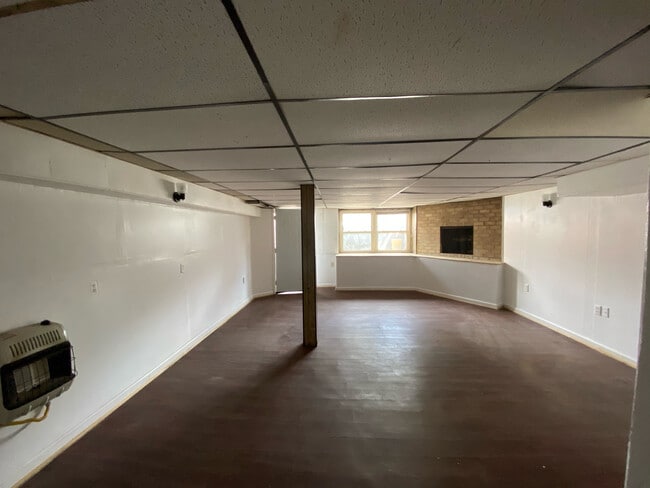 Building Photo - 1100 N George St