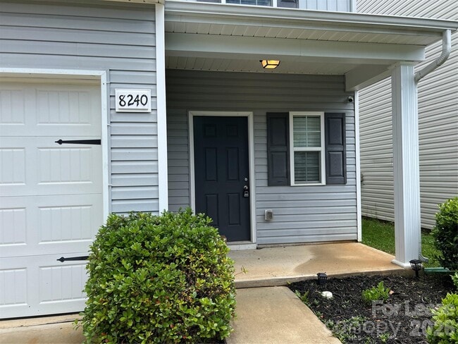 Foto del edificio - 8240 Paw Valley Ln