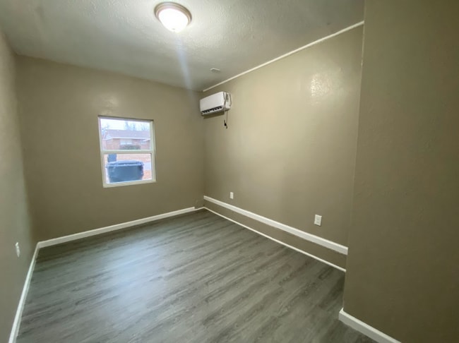 Building Photo - Charming 5 Bedroom Rent to Own Home!!
