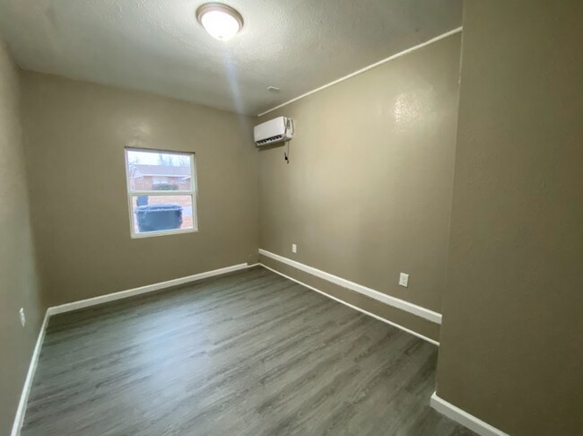 Foto del edificio - Charming 5 Bedroom Rent to Own Home!!