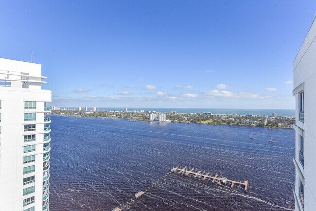 Building Photo - 231 Riverside Dr
