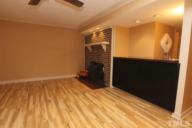 Foto del edificio - 5973 Dixon Dr