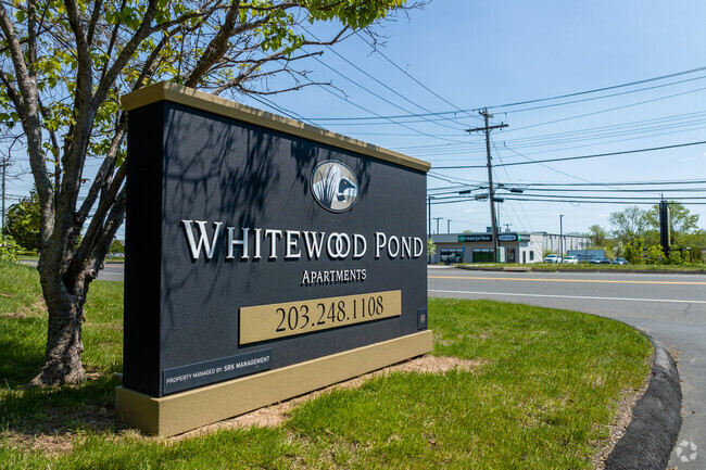 Foto del edificio - Whitewood Pond Apartments