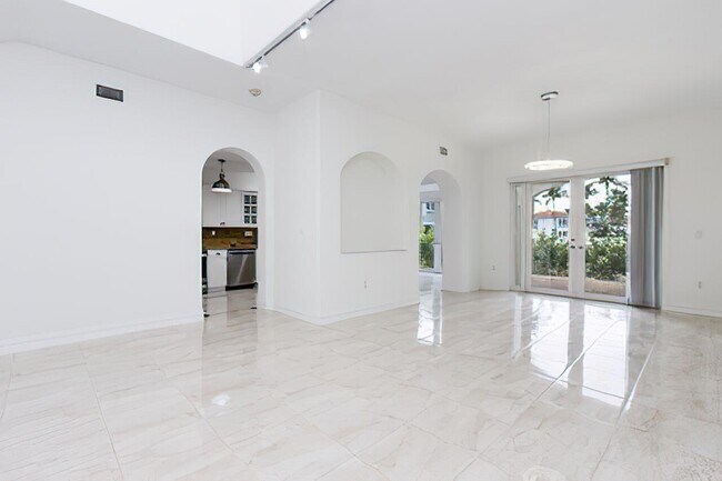 Foto del edificio - 20890 NE 31st Pl