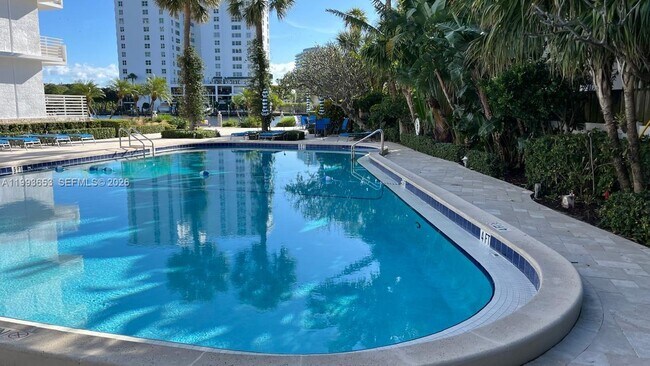 Foto del edificio - 888 Intracoastal Dr