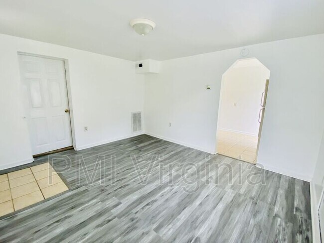 Building Photo - 1482 Old Virginia Beach Rd