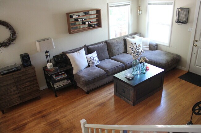 Photo - 914 Oak St House