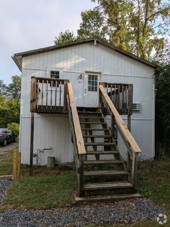Building Photo - 106 Park St