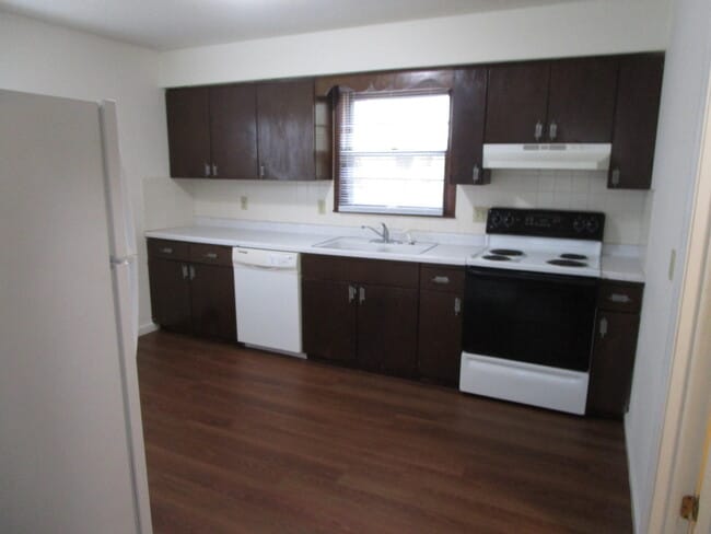 Building Photo - 3109 Pioneer Dr