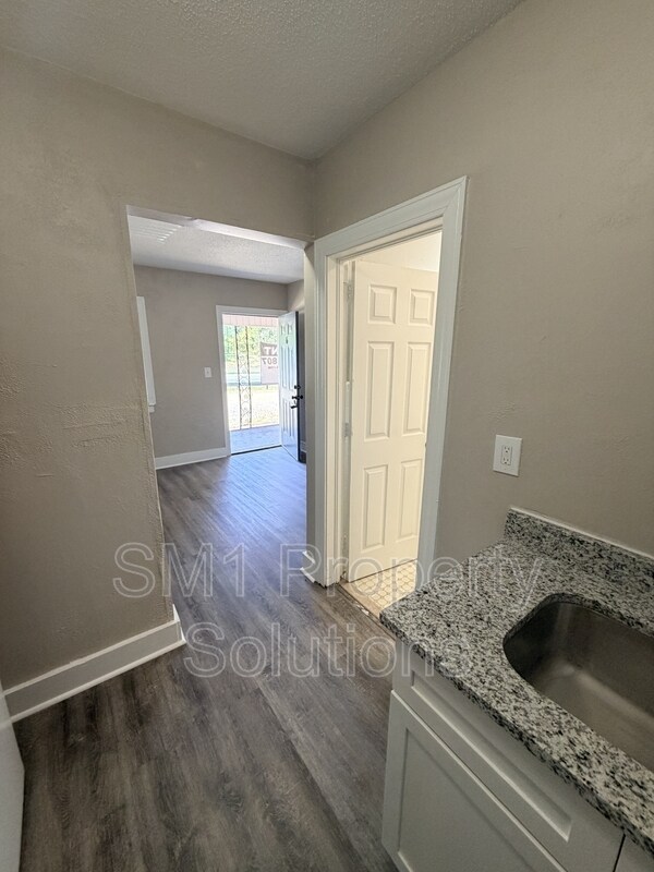 Foto del edificio - 7734 U.S. 29 - 6