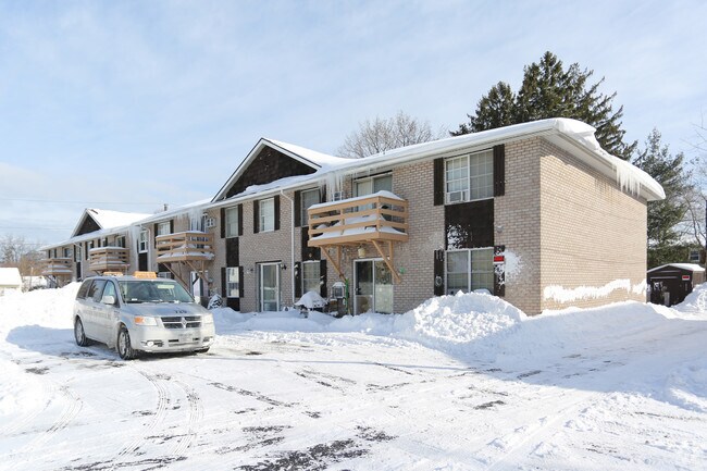 Building Photo - 2610-2638 Dewey Ave