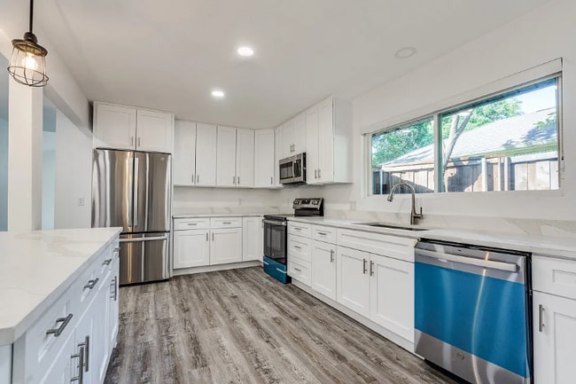 Photo - 1805 Boulder Dr House