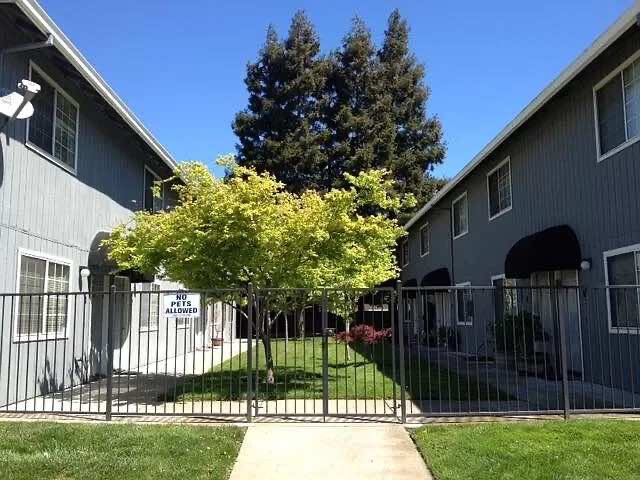 Primary Photo - 9012 Thornton Rd