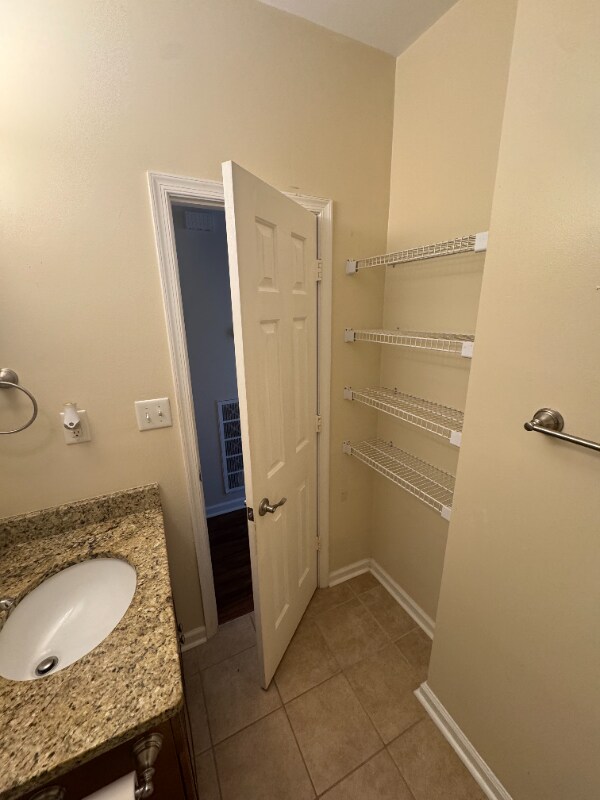 Foto del edificio - 310 Primrose Ln