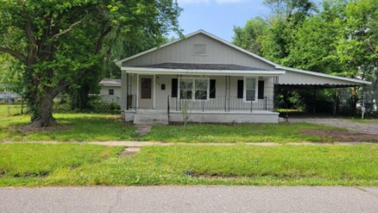 Primary Photo - Gorgeous 2br/1ba home, recently remodeled,...