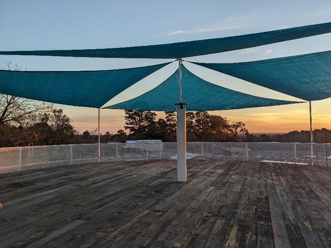 Building Photo - 526 Allen Dr