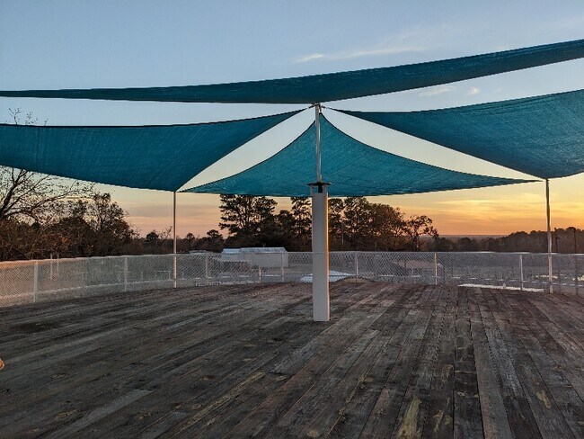 Foto del edificio - 526 Allen Dr