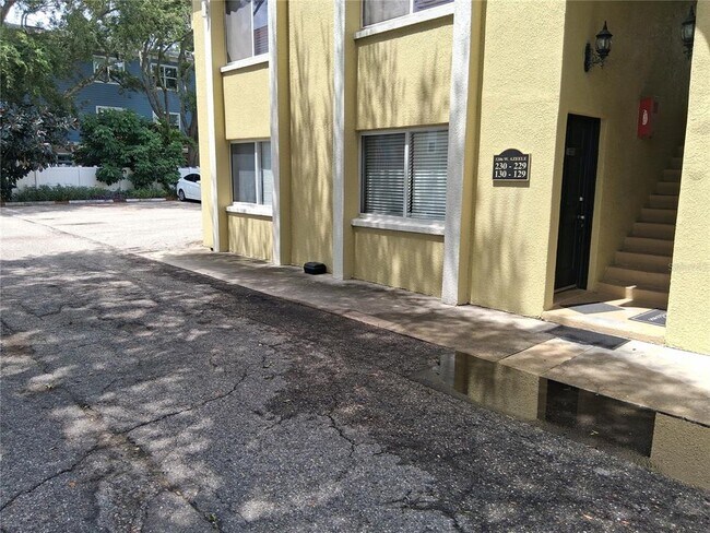 Foto del edificio - 3206 W Azeele St