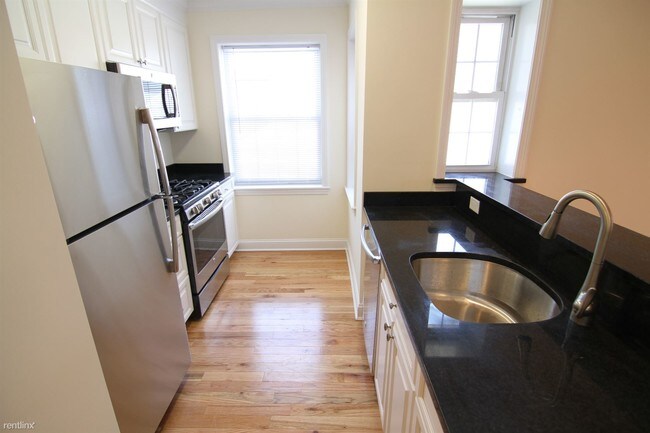 Building Photo - 3 br, 1.5 bath Apartment - 45 Langdon St