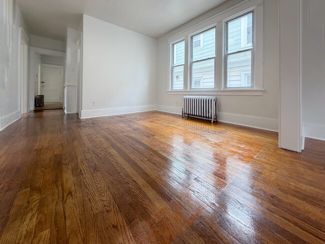 Building Photo - 250 Elm St