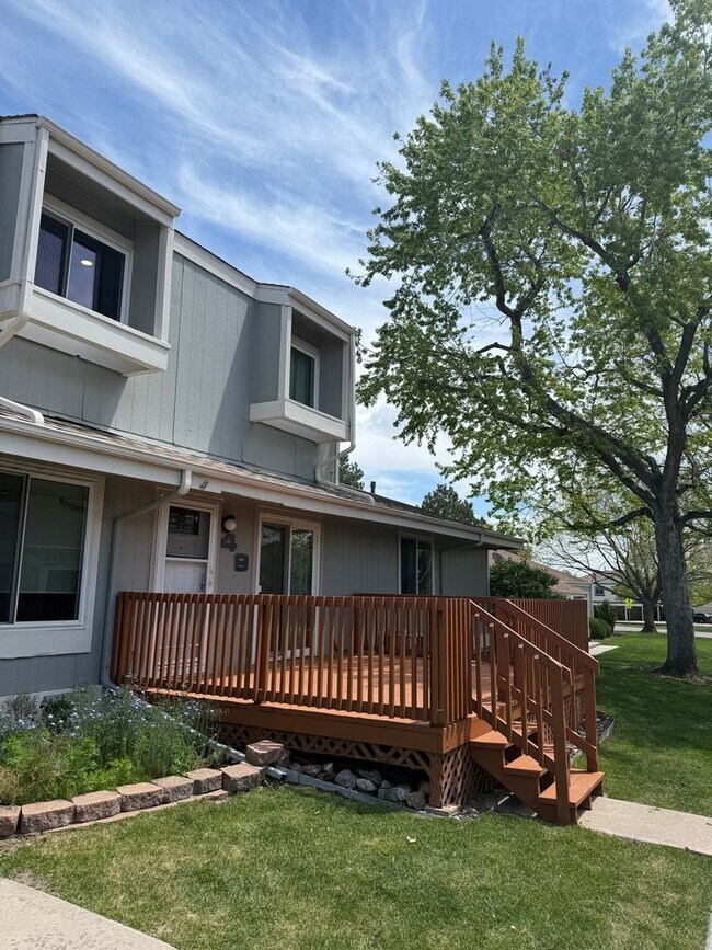 Charming 2BR Townhome in Arvada - Charming 2BR Townhome in Arvada