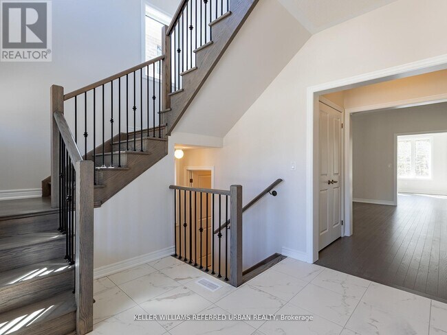 Building Photo - 1470 Davis Lp