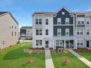 Building Photo - 162 Yorkshire Dr