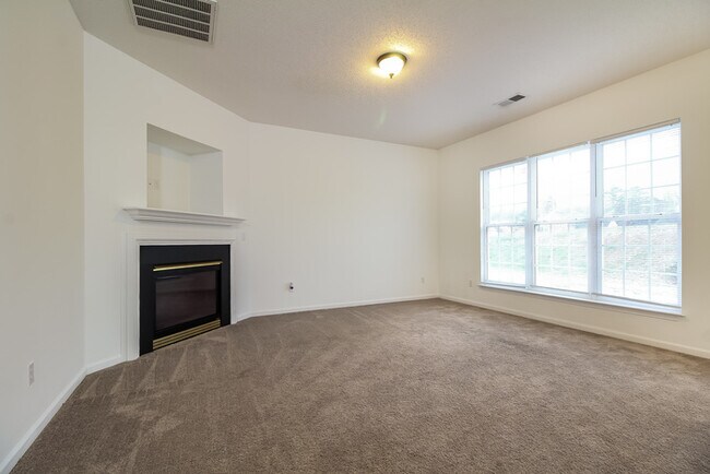 Foto del edificio - 663 Timber Walk Dr
