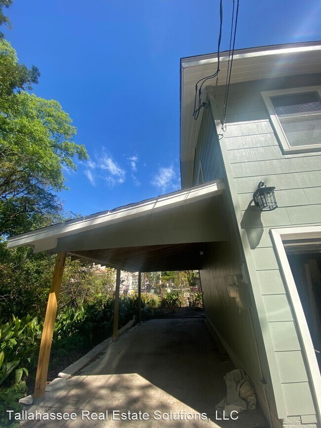 Building Photo - 1 br, 1 bath House - 434 McDaniel St. Unit 2