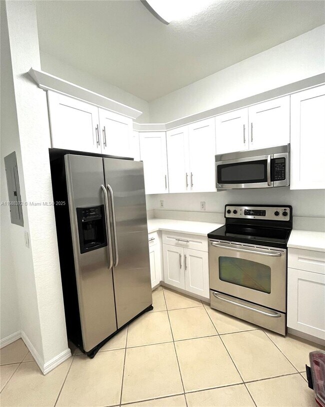 Foto del edificio - 3600 Oaks Clubhouse Dr
