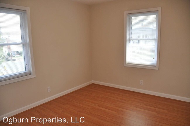 Building Photo - 513 S Green St